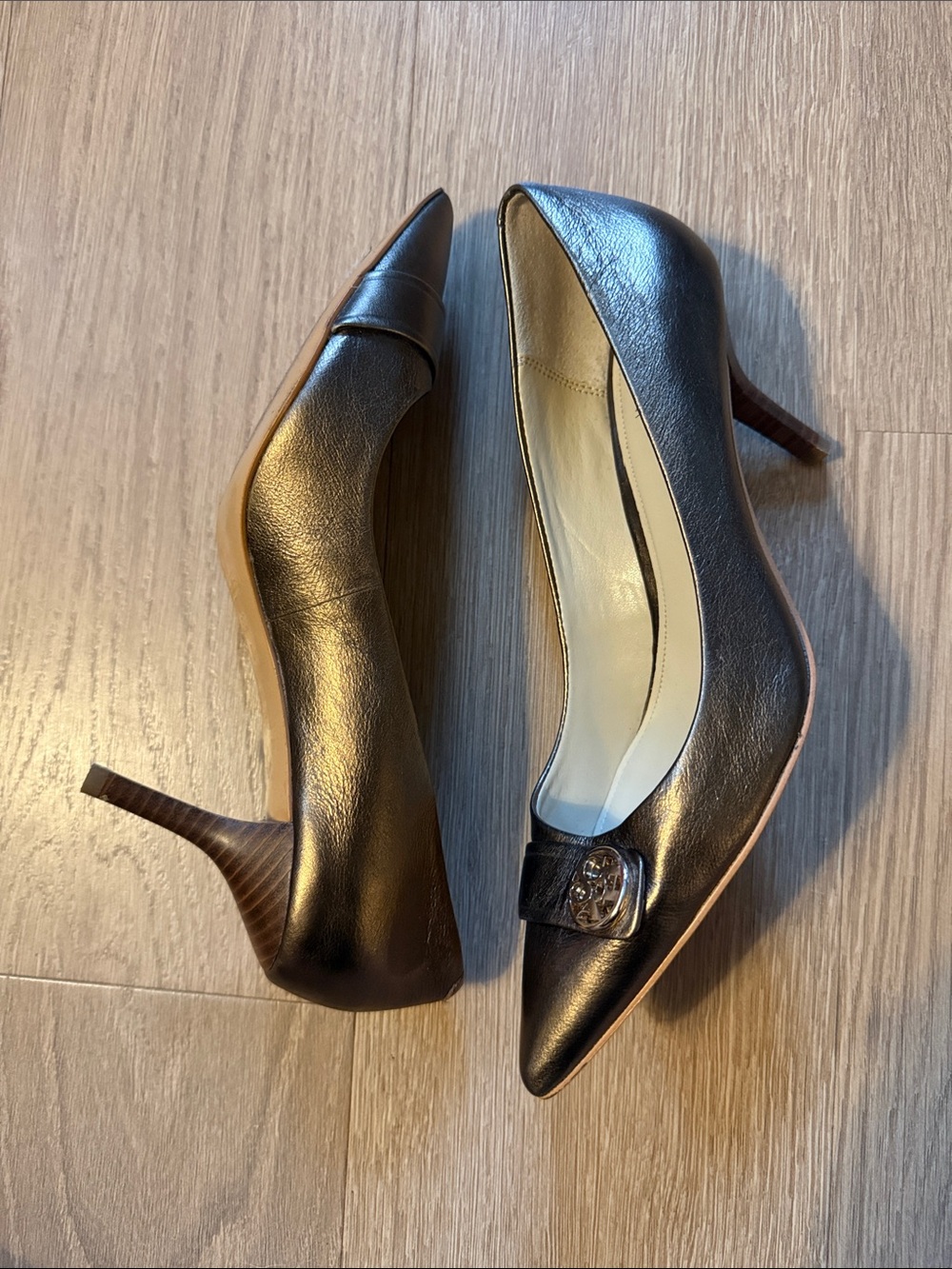 Coach Women’s Pointed Toe Leather Pumps in Bronze Size 6.5